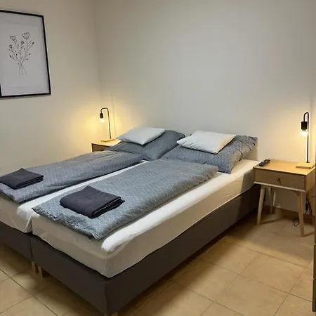 Katalinkert Apartman 2 Gyor Exterior photo